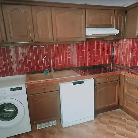 T4 Meuble Proche Commodites 公寓 *